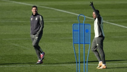 世界杯数据统计-队报：阿隆索无法接受失利，游说姆巴佩带伤出战，建议打封闭被拒