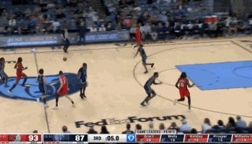 搞笑担当！克雷伊奇最后一攻推进直接跳起传球裁判出界